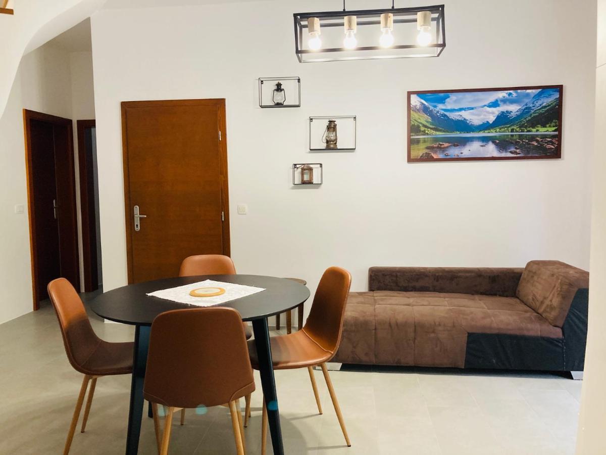 Family House Apartma モジリェ エクステリア 写真